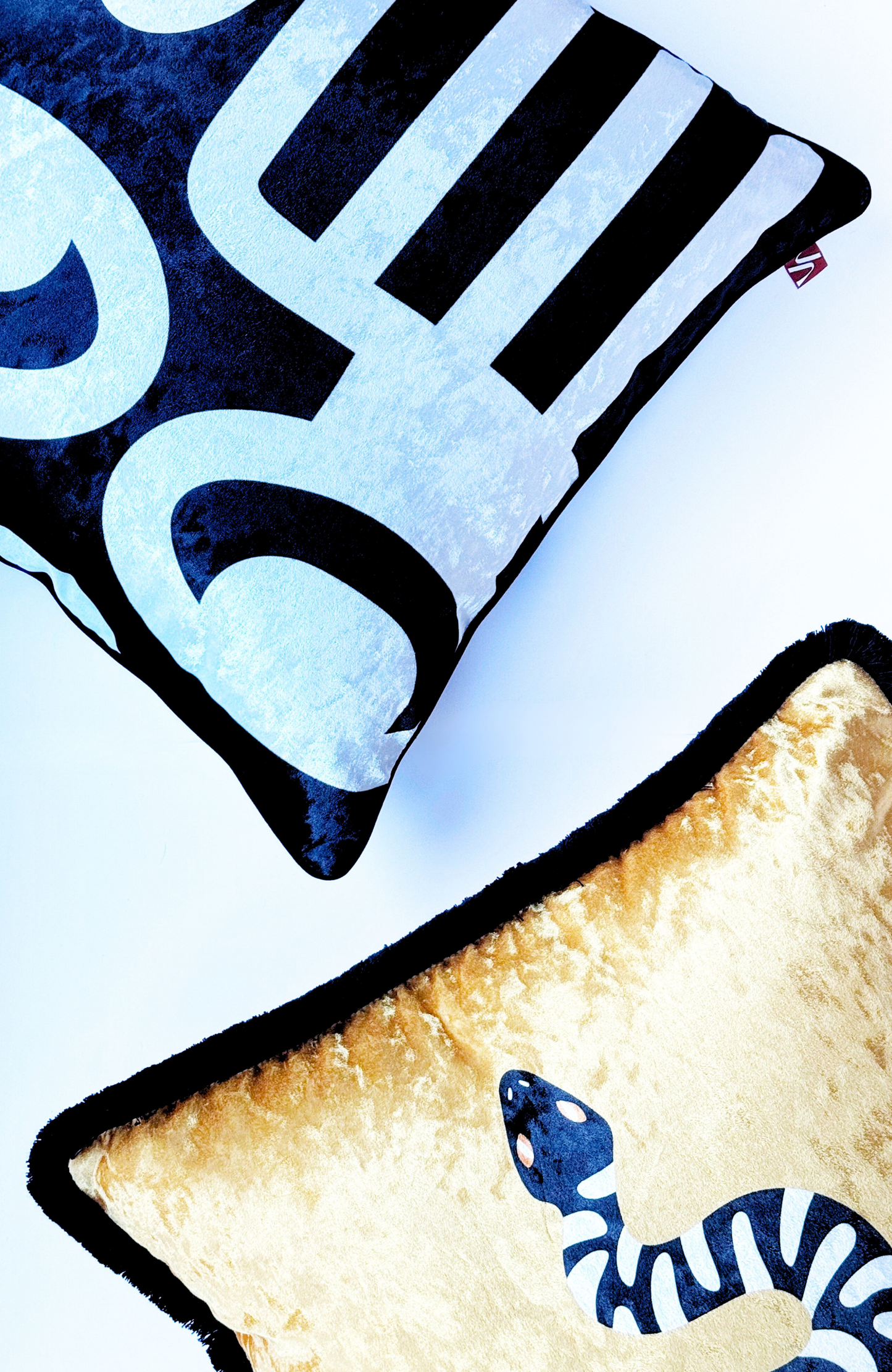 SERPIENTE THROW PILLOW