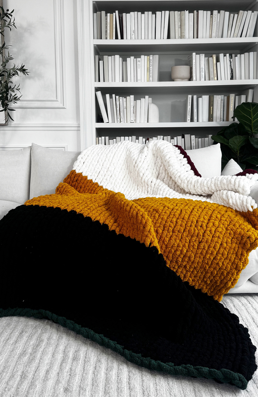 LOVE LETTER CHUNKY KNIT BLANKET