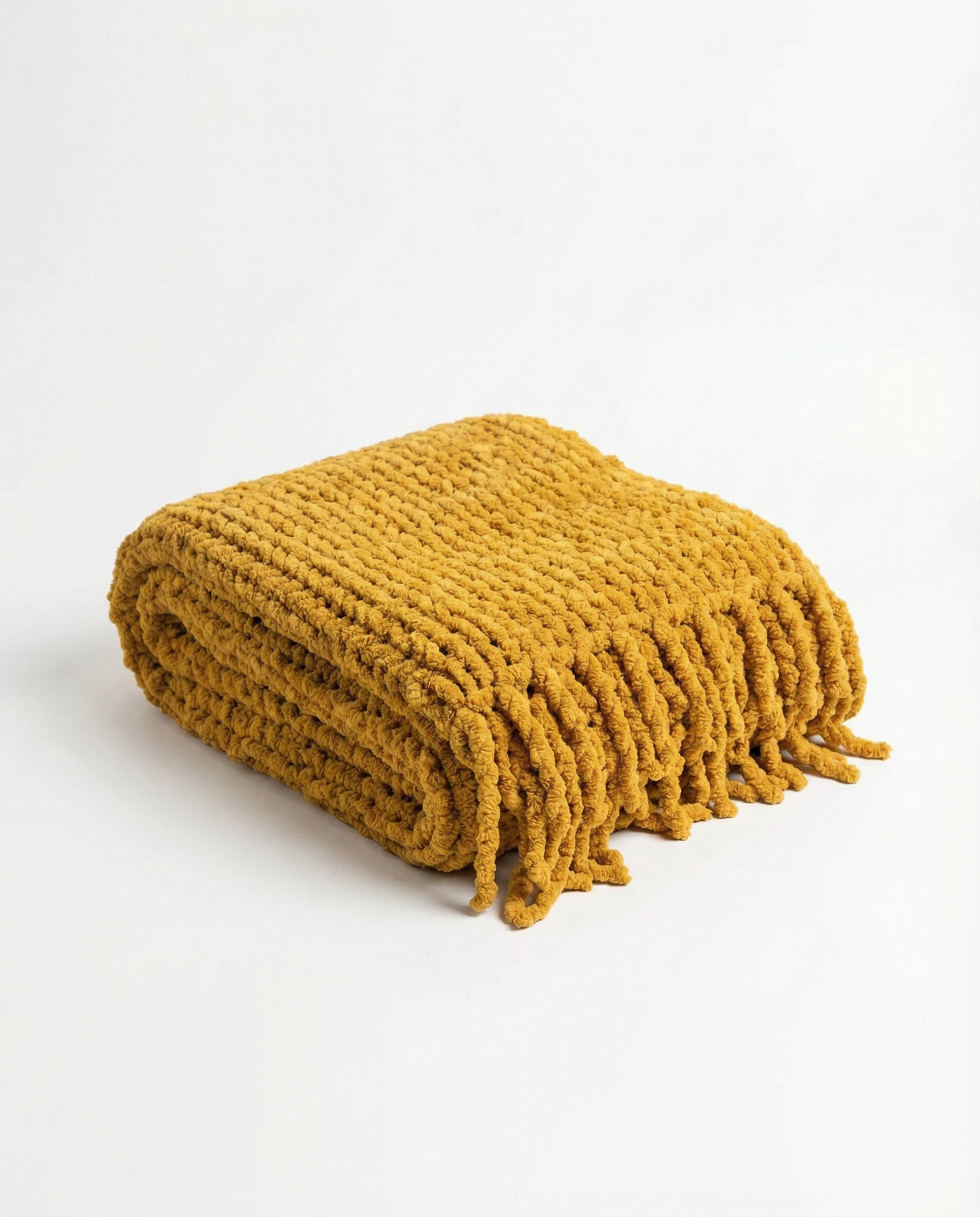 CHUNKY KNIT CHENILLE BLANKET WITH FRINGE